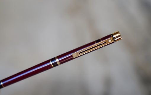 STYLO PLUME SHEAFFER TARGA SLIM LAQUE PRESTIGE BURGUNDY - PLUME EN OR MASSIF 18 CARATS