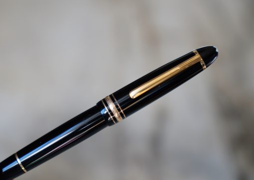 STYLO PLUME MONTBLANC MEISTERSTÜCK 146 EN RESINE NOIRE - PLUME EN OR MASSIF 18 CARATS