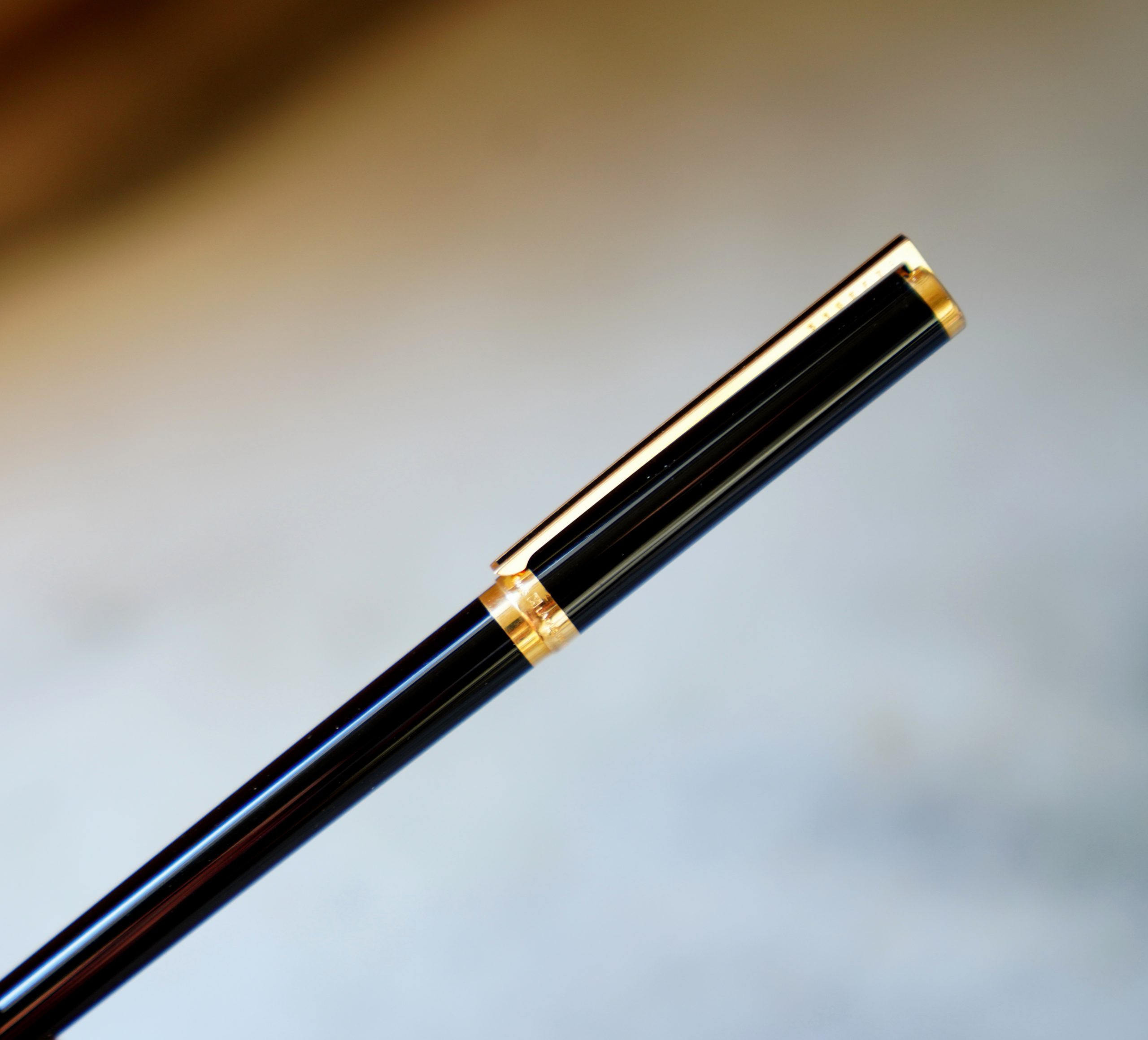 STYLO PLUME S.T. DUPONT EN LAQUE DE CHINE NOIRE - PLUME EN OR MASSIF 18 CARATS – Image 2
