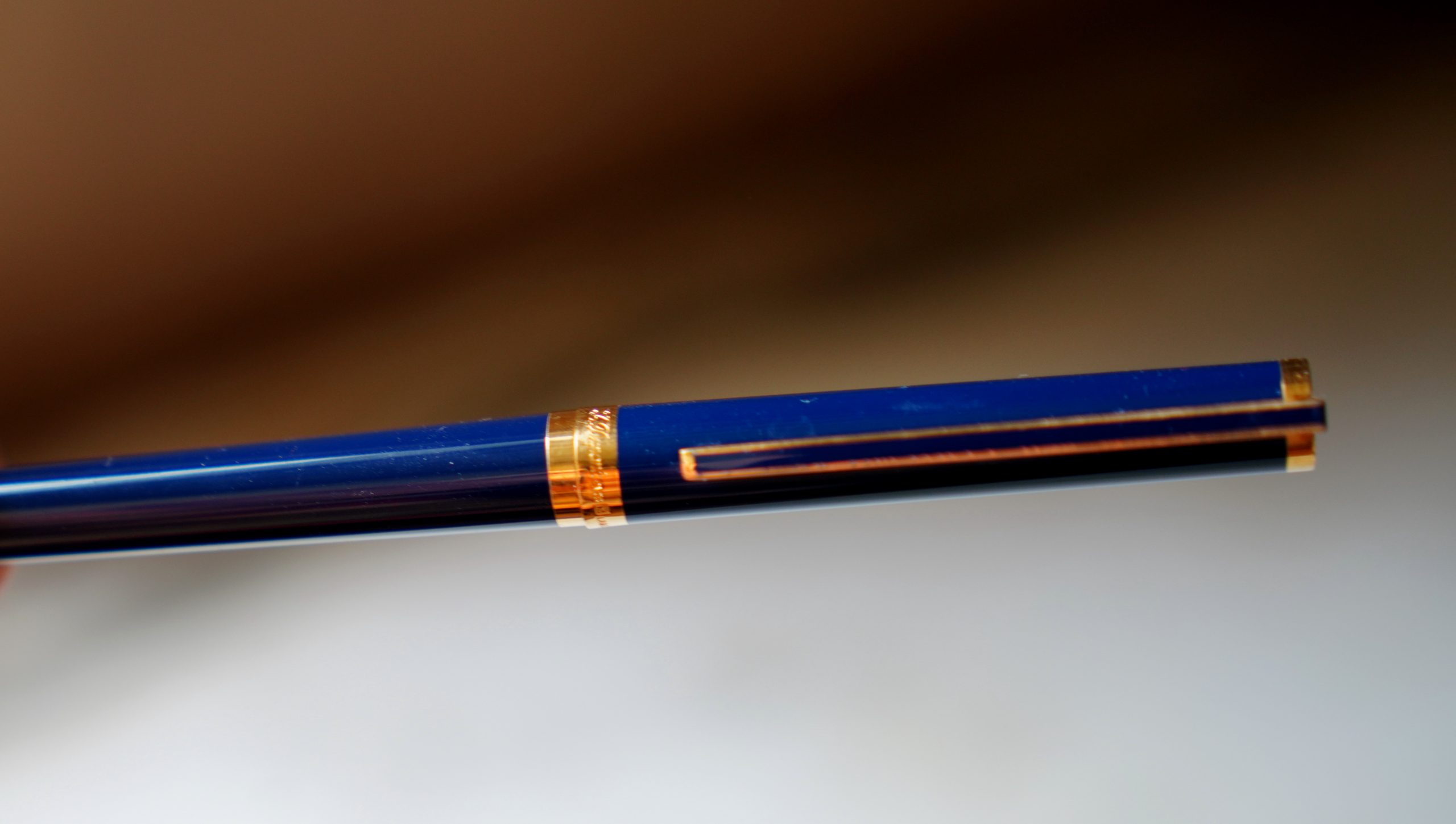 STYLO PLUME S.T. DUPONT CLASSIC LAQUE DE CHINE BLEU NUIT - PLUME OR MASSIF 18 K – Image 2