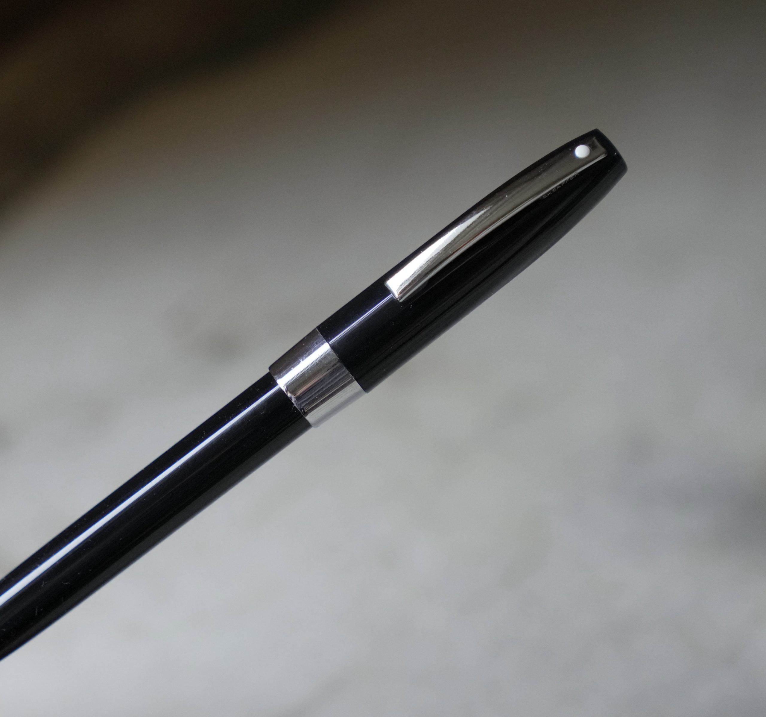 Stylo Plume Sheaffer en Résine Noire & Métal Chromé Plume Loqsange – vue 2