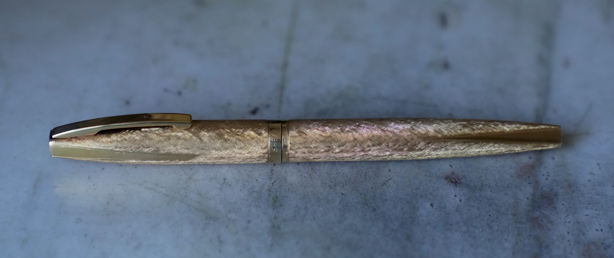 Stylo Plume Sheaffer Imperial Or Massif 18 Carats – Gold Dust – Plume Or 18 Carats – vue 2